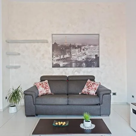 Modern And New In Brianza Apartament *
